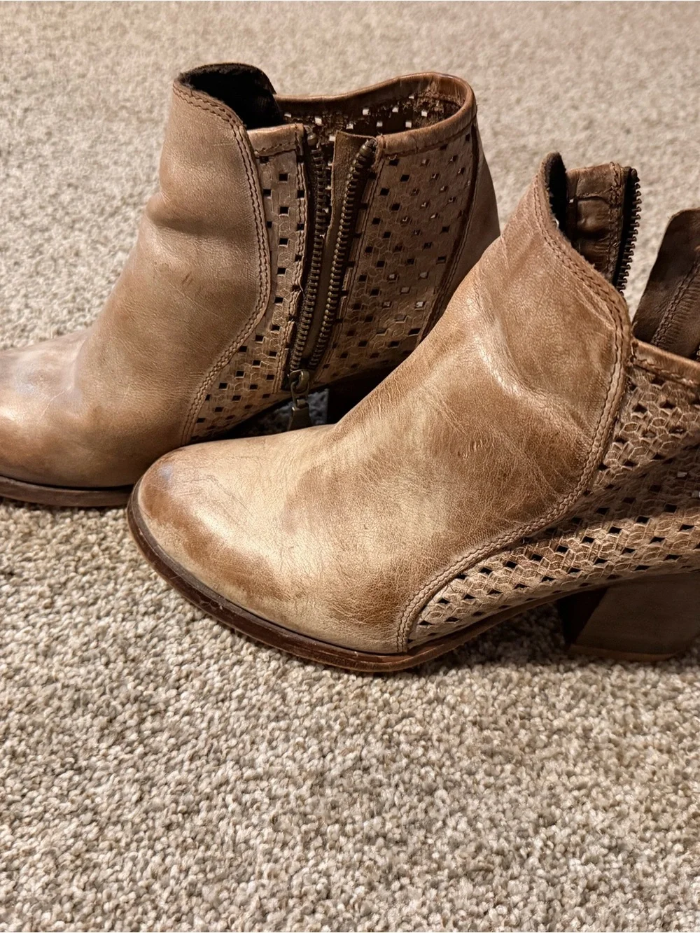 ROAN taupe leather